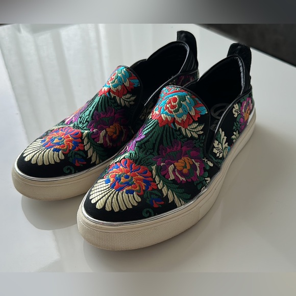 Wishbone Embroidered Slip On Sneaker - Picture 2 of 5